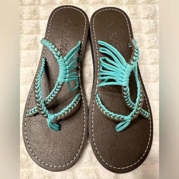 Plaka Shoes - Plaka Sandals Size 8